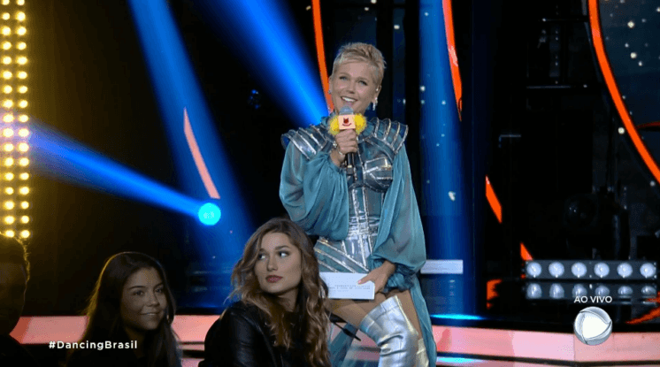 Sasha causa frisson nos bastidores do "Dancing Brasil"