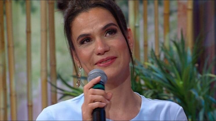 Em programa, Gilmelândia chora ao relembrar solidariedade de Ivete Sangalo: 'Foi a única que perguntou'