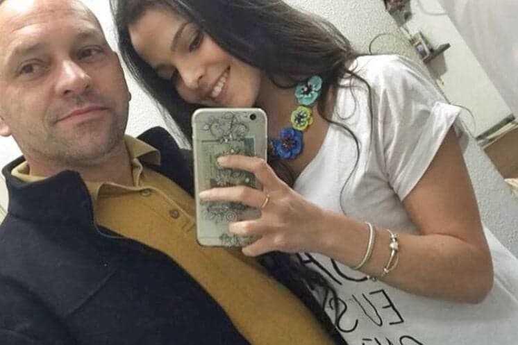 Pai de Emilly Araújo clama por fama em rede social: "Nosso sucesso depende de vocês"