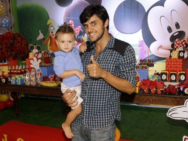 Filho de Felipe Simas já sabe o que quer ser, diz pai