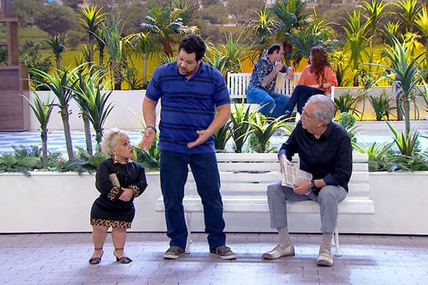 "A Praça é Nossa", com nova personagem, dispara e ameaça a Globo