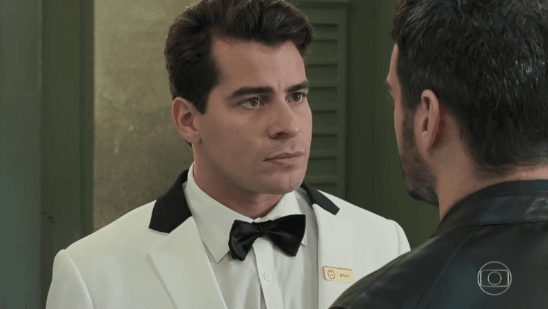 Thiago Martins (Julio) em cena de "Pega Pega" (Foto: Reprodução/Globo) Thiago Martins (Julio) em cena de "Pega Pega" (Foto: Reprodução/Globo)
