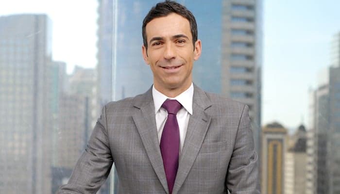César Tralli usa presente que ganhou da sogra no "SP1"