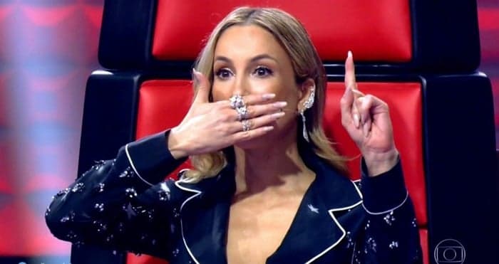 Fã quase sai no tapa com Claudia Leitte em barraco na porta de rádio; veja vídeo