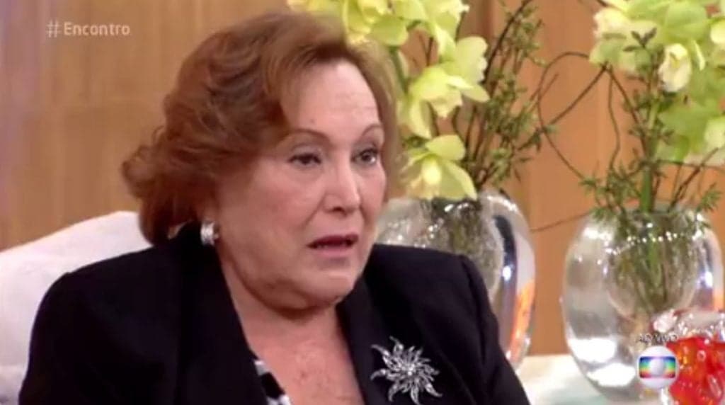 Mulher faz comentários homofóbicos no "Encontro" e Nicette Bruno não contém desabafo