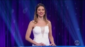 Rebeca Abravanel no comando do "Roda a Roda" (Foto: Reprodução/SBT)