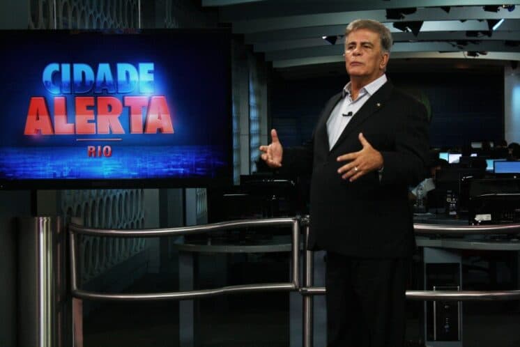 Record promove ampla renovação no seu quadro de repórteres no Rio