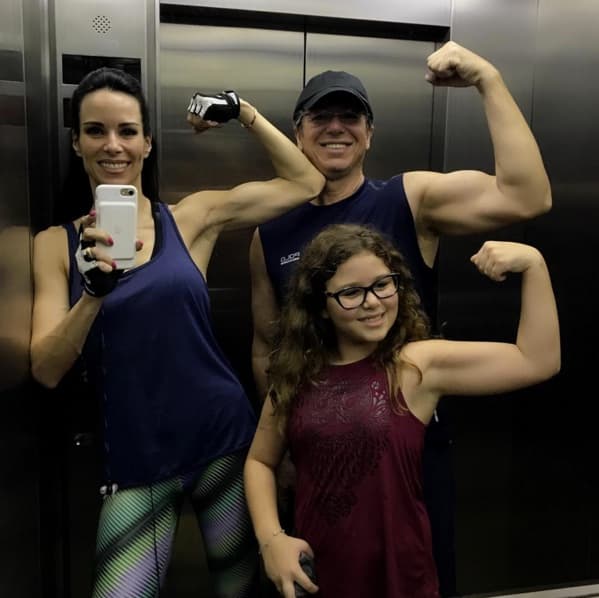 Boninho aproveitou a folga no domingo para malhação com a família. (Foto: Reprodução/Instagram) Boninho aproveitou a folga no domingo para malhação com a família. (Foto: Reprodução/Instagram)