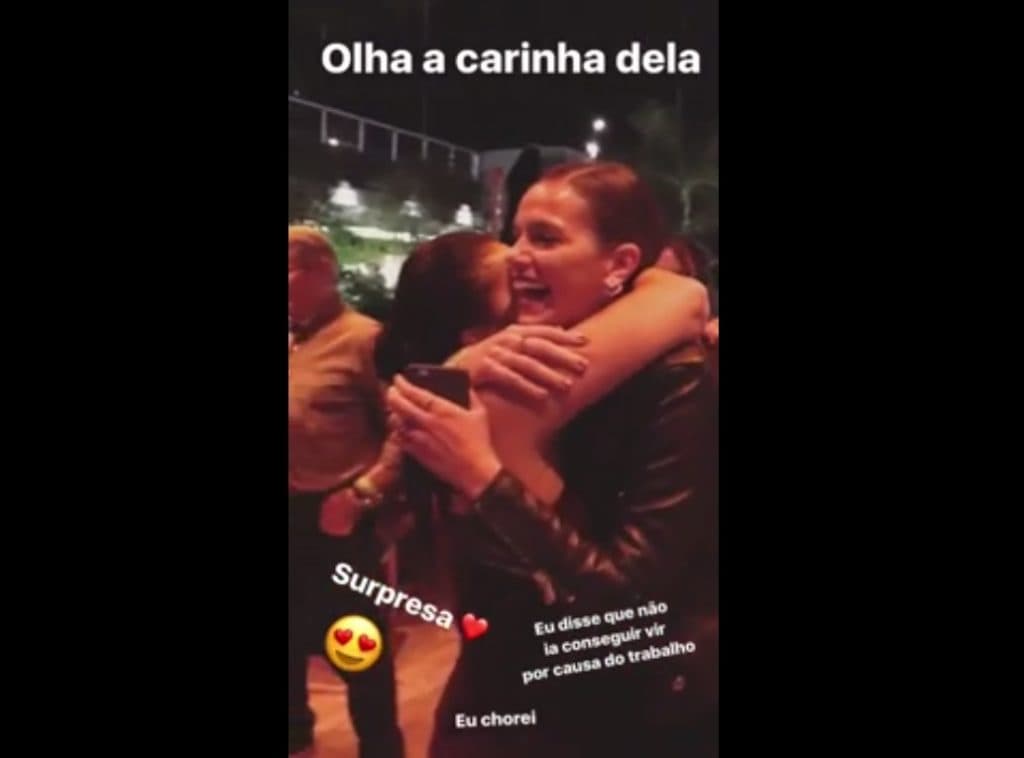 Bruna Marquezine emociona a mãe ao fazer surpresa
