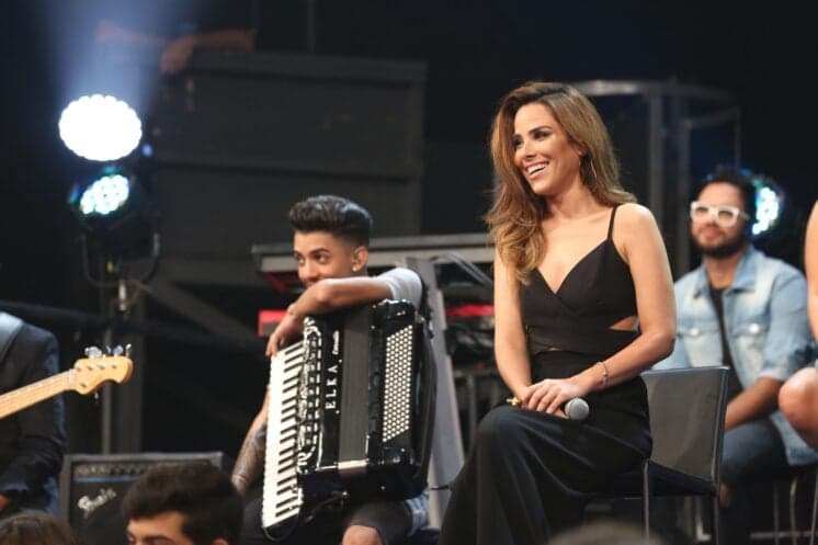 Wanessa Camargo fala sobre primeiro beijo no marido: "Desmaiei"