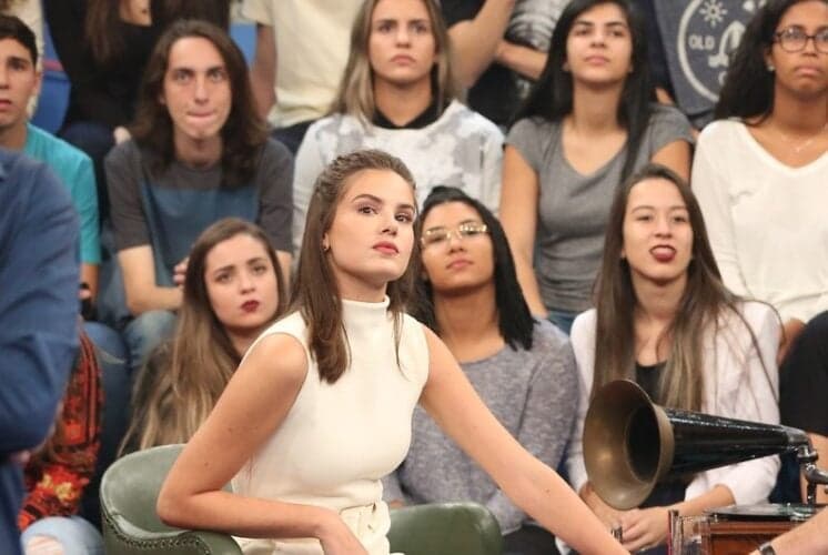 Klebber Toledo e Camila Queiroz expõem relacionamento com revelações