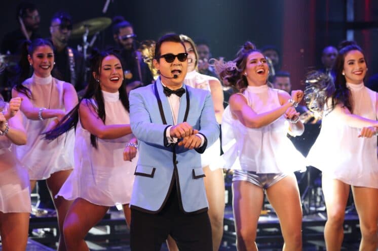 Durante o "Show dos Famosos", Fausto Silva comete gafe, insiste no erro e se torna um dos assuntos mais comentados