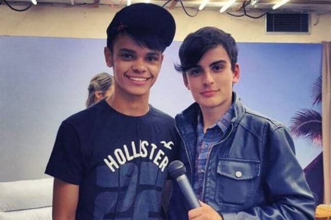 Após denúncia de suposto ex-namorado, Dudu Camargo nega ser gay