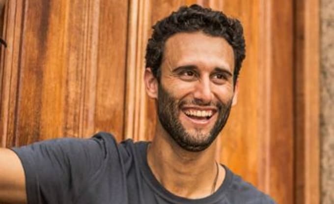 Sobrinho de ator da Globo assina contrato com a Record