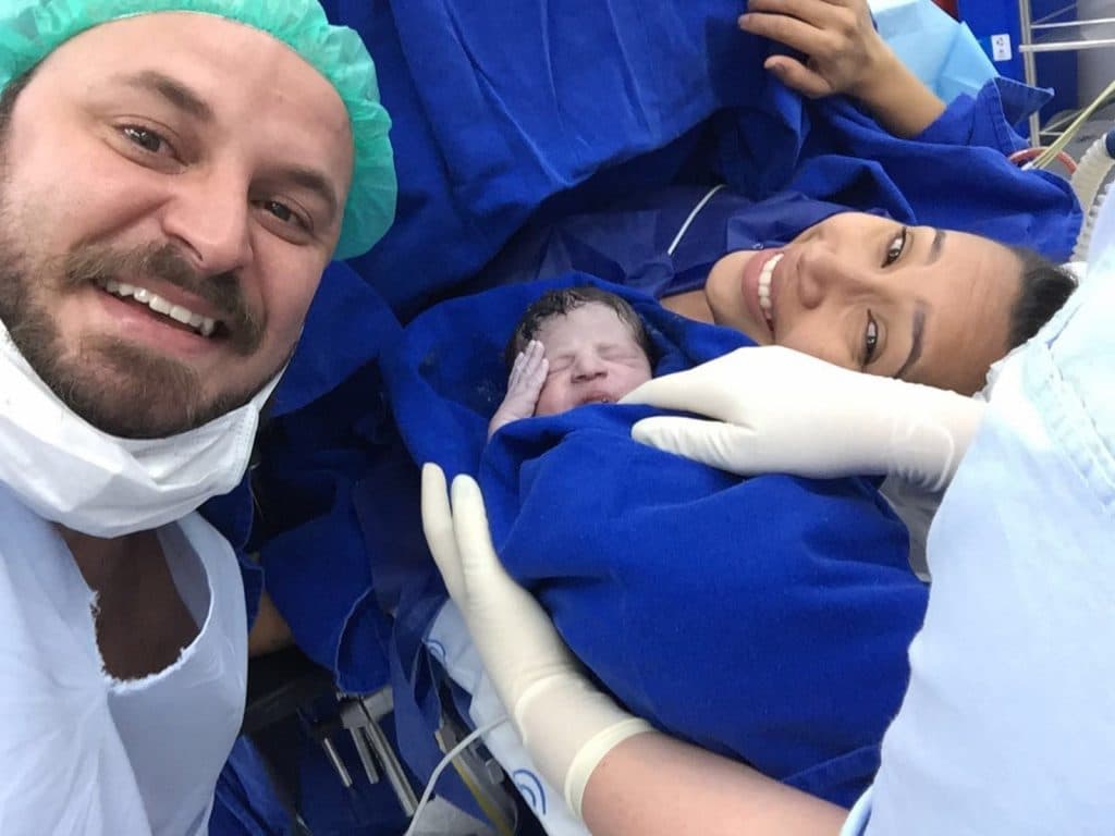 Nasce filho do ator e humorista Paulinho Serra