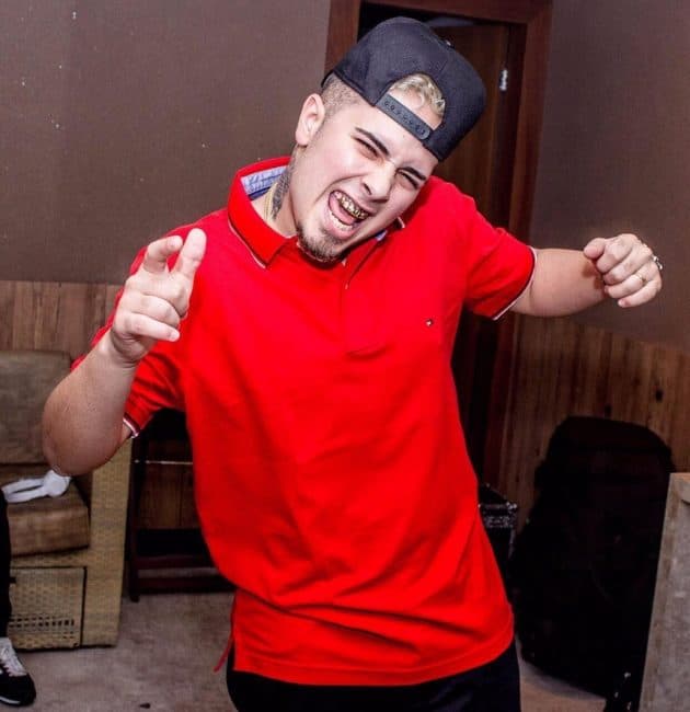 MC G15 coloca dentes de ouro e recebe críticas: "Horrível"