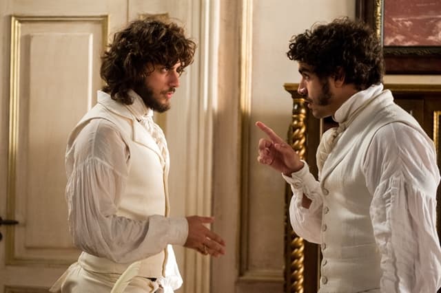 "Novo Mundo": Joaquim é agredido por Pedro após desmascarar Thomas e Domitila