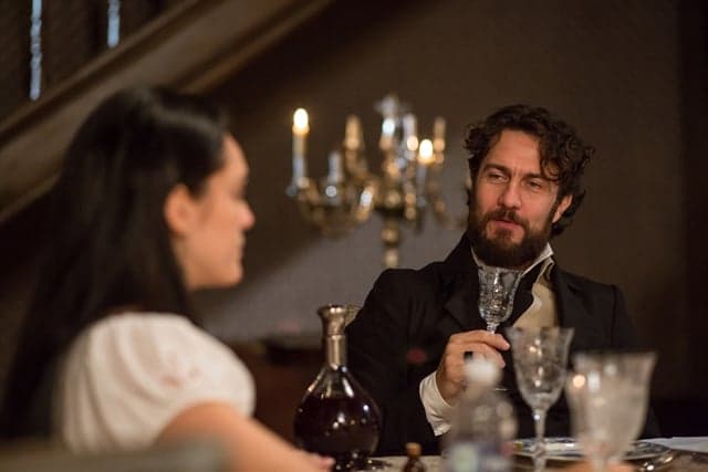 "Novo Mundo": Anna sabota bebida de Thomas para fugir com a filha