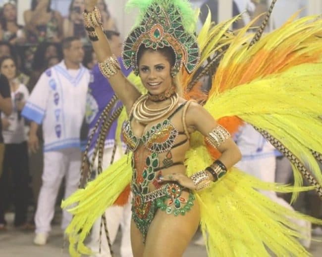 Após deixar a Vila Isabel, Lexa nega briga nos bastidores