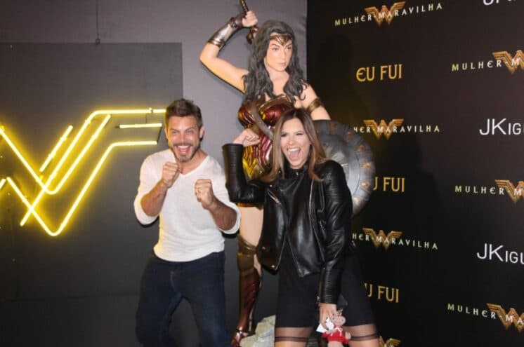 Pré-estreia de 'Mulher-Maravilha' reúne famosos em cinema