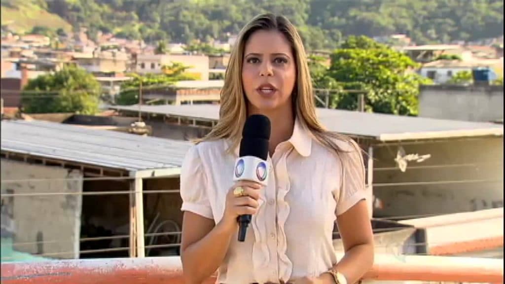 Jornalista da Record é surpreendida com demissão e cai no choro