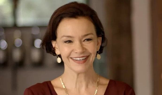 Julia Lemmertz muda o visual e entra para o elenco de "Novo Mundo"