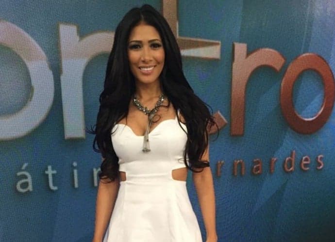 Simaria, da dupla com Simone, publica foto com marido galã na web
