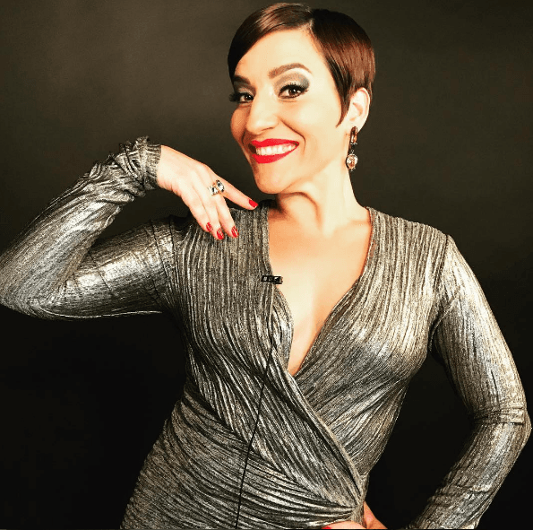 Simone Gutierrez brinca sobre perda de peso: "Perdi uma Sandy"