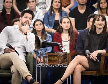 Murilo Benício fala sobre relacionamento com Débora Falabella: "Muito ciumento"