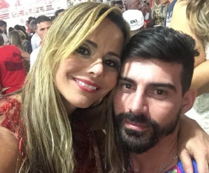 Viviane Araújo revela como mantém relacionamento com namorado e revela casamento
