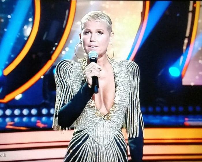Xuxa diz, em tom de brincadeira, que diretor Rodrigo Carelli será mandado embora do seu programa