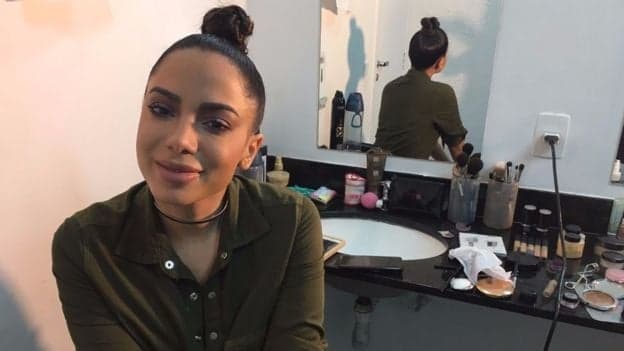 Anitta aceita ficar feia para poder faturar com publicidade