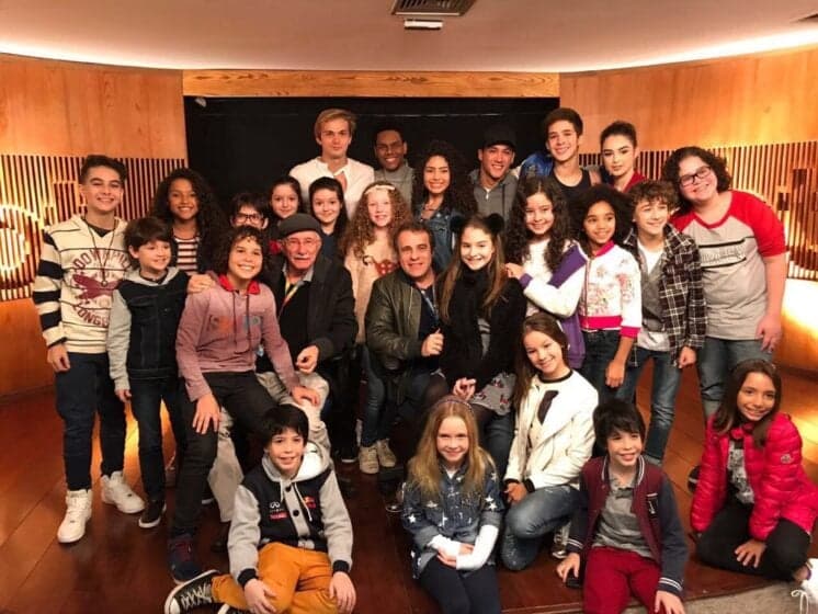 SBT reúne elenco da nova novela, “As Aventuras de Poliana”; saiba quem será a protagonista