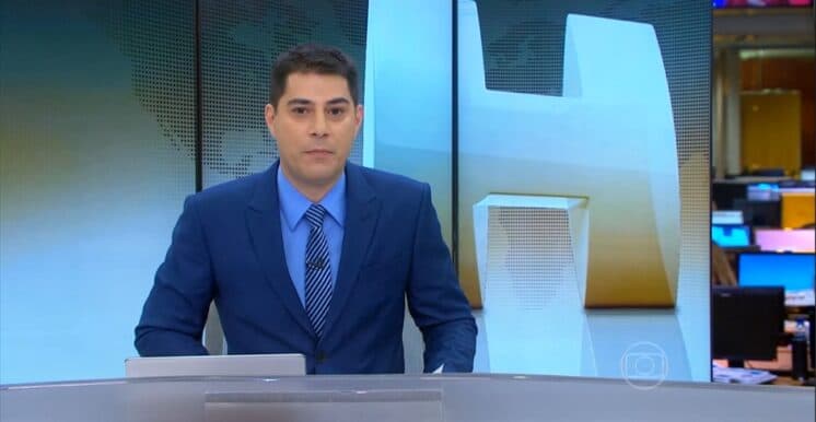 Famosa atriz da Globo lamenta saída de Evaristo Costa da emissora