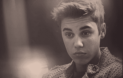 Após parar a carreira por causa de Jesus, Justin Bieber atropela fotógrafo; veja o vídeo