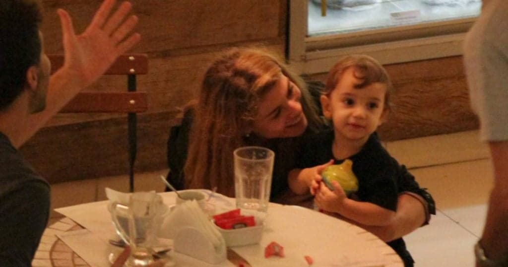 Alinne Moraes fala sobre a morte do pai que encontrou pela primeira vez há pouco tempo
