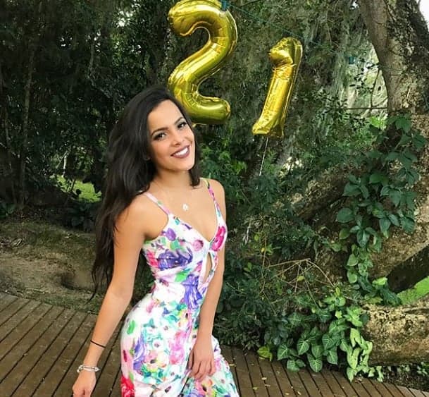 Emilly Araújo sente presença da mãe em primeiro aniversário sem ela