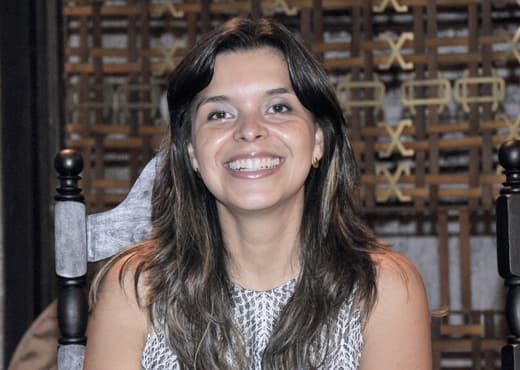 Autora e chefão da Record divergem sobre a quantidade de capítulos de "Apocalipse"