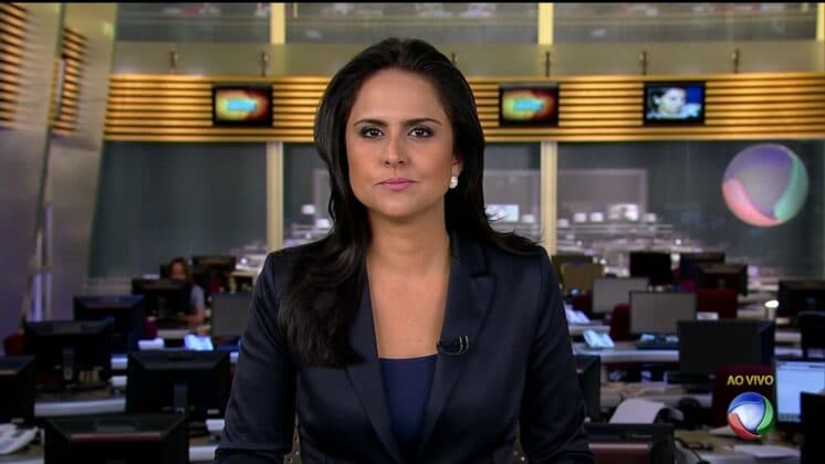 Record bate o martelo sobre estreia de novo jornalístico na faixa noturna
