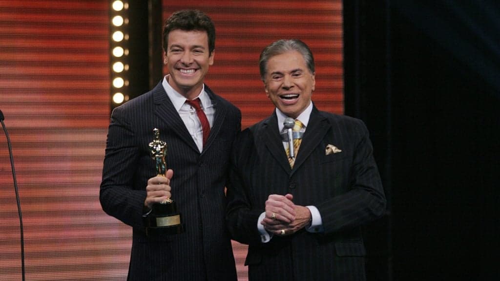 Rodrigo Faro se compara a Silvio Santos em post no Instagram