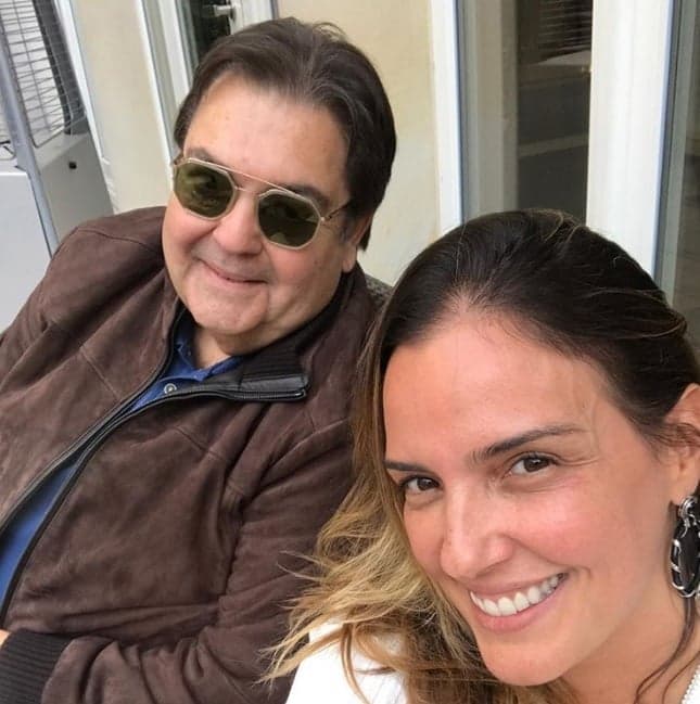 De férias, mulher de Faustão publica foto junto com o marido