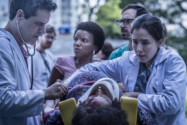 Primeira temporada de "Sob Pressão" dispara audiência da Globo e bomba na internet