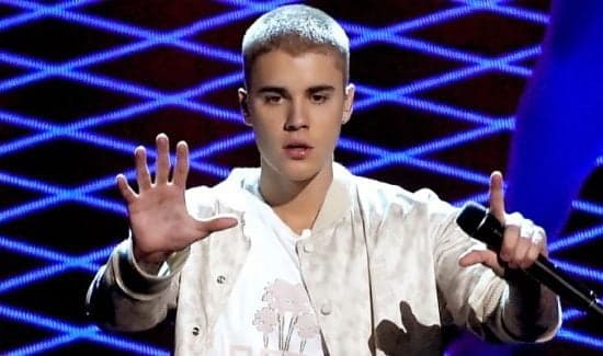 Justin Bieber abandona turnê e se afasta da carreira por causa de Jesus
