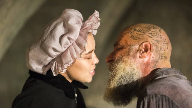 "Novo Mundo": Babá misteriosa, Miss Liu beija Fred Sem Alma na cadeia