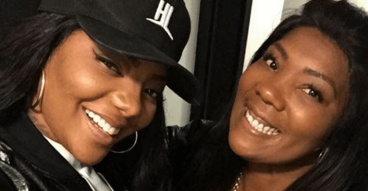 Mãe de Ludmilla exibe decote e mostra boa forma em look de oncinha