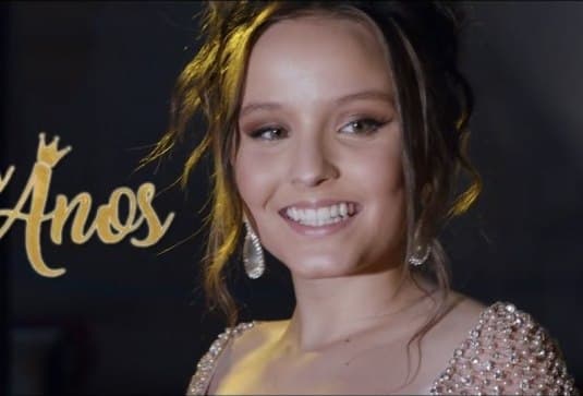 Filme de Larissa Manoela bomba e já é o longa brasileiro mais visto nos cinemas em 2017