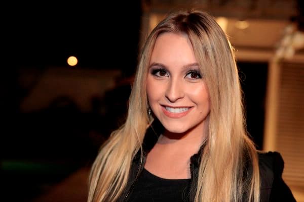 Carla Diaz sai da Record e anuncia nova novela