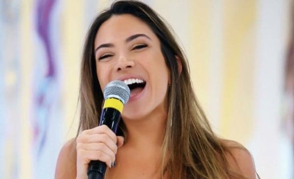 Patricia Abravanel confirma gravidez e comemora postando foto linda