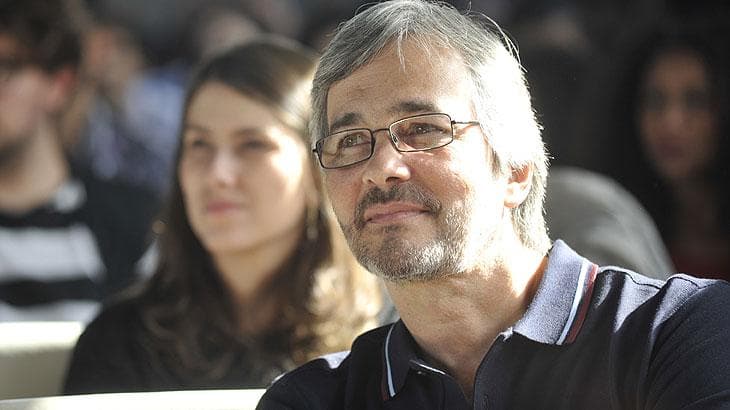 Diretor da Globo tem dia de cão, destrata contra-regra e chama figurantes de "desgraçados"