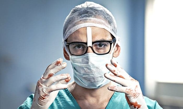 "Sob Pressão": médico protagonista da nova série da Globo terá hábito bizarro